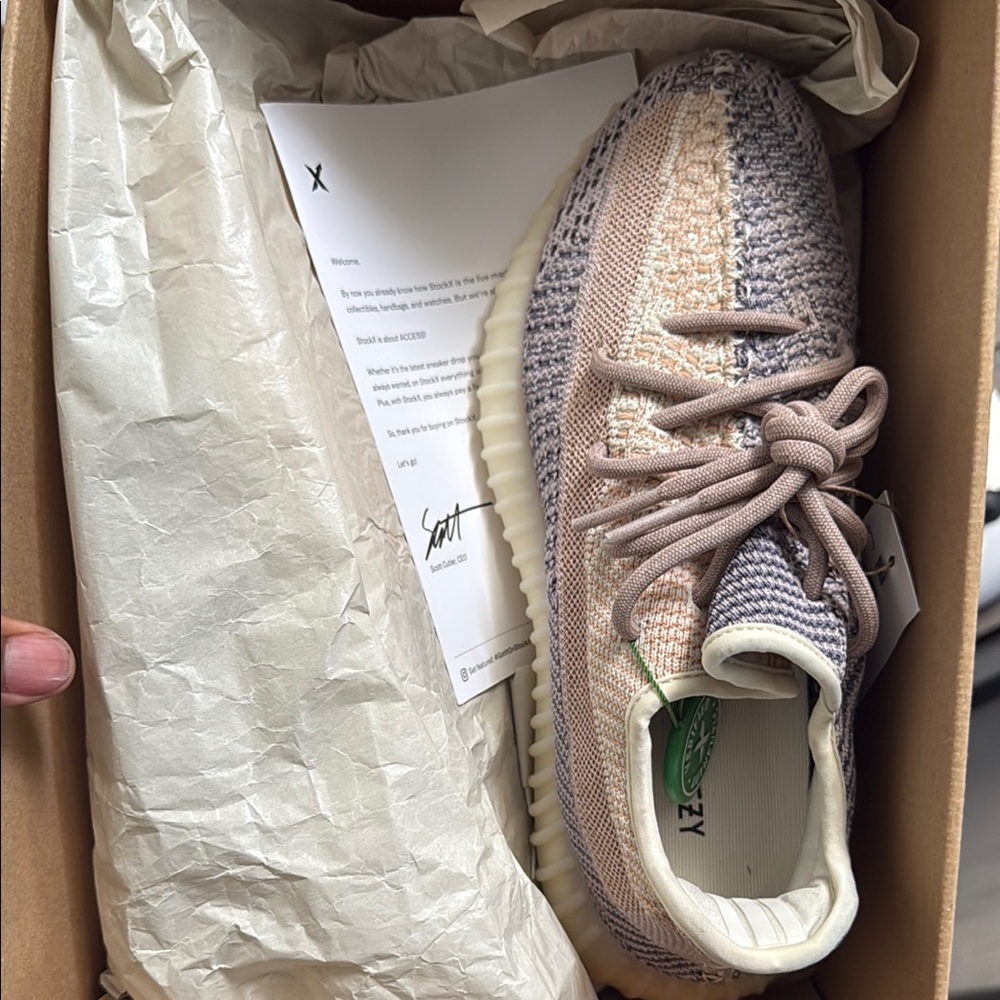 Adidas Yeezy Boost 350 V2 Sneakers